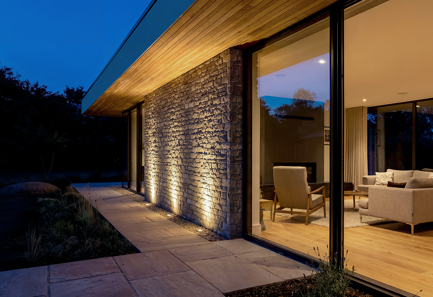 bronzi_uplight_ambientata