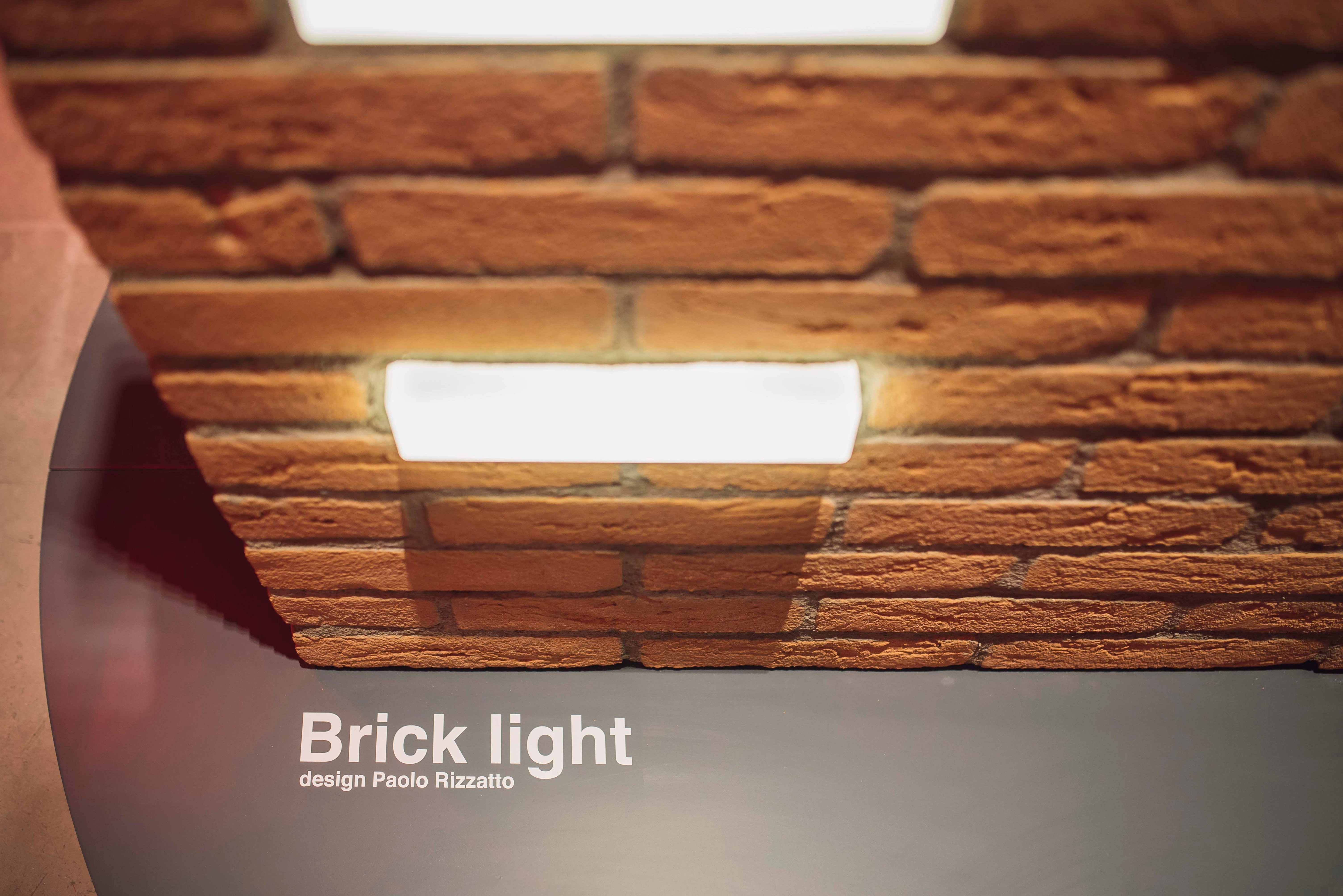 Brick light Simes  